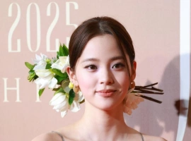 欧阳娜娜亮相2025中国时尚产业盛典红毯活动-春天资源分享网