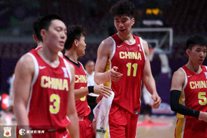 中国男子篮球队在竞赛中展现出显著优势，成功战胜了印度男子篮球队。-春天资源分享网